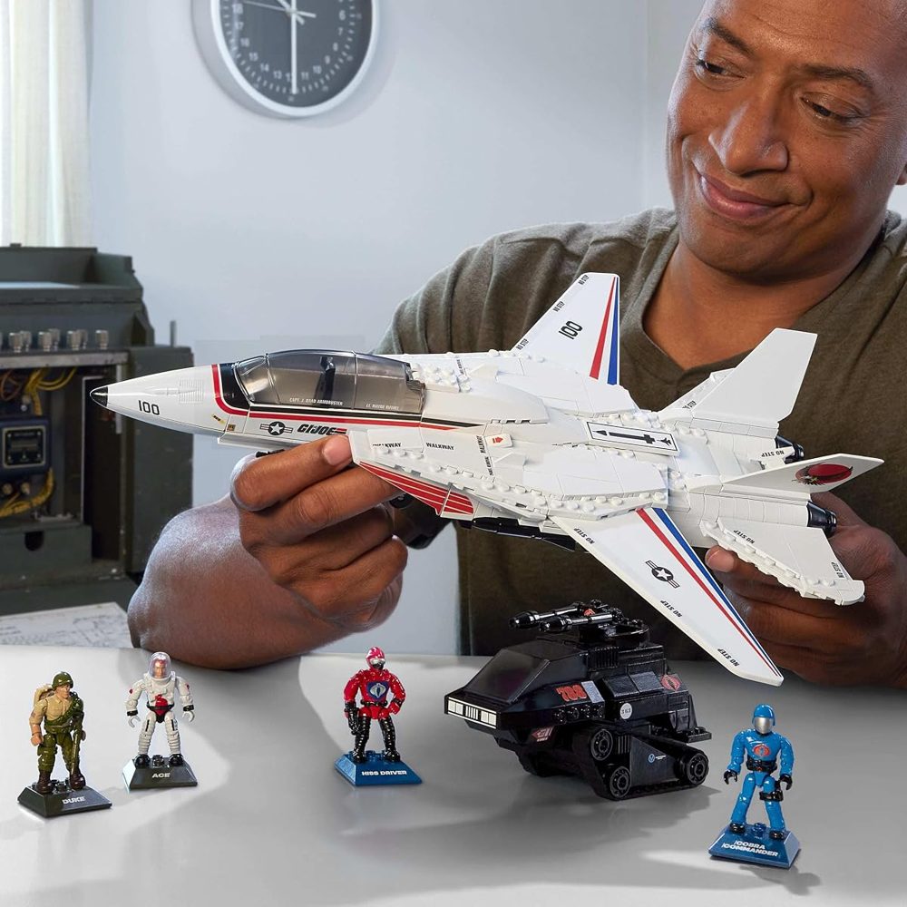 G.I. Joe Skystriker vs. Cobra H.I.S.S., 617 Pieces — view 3