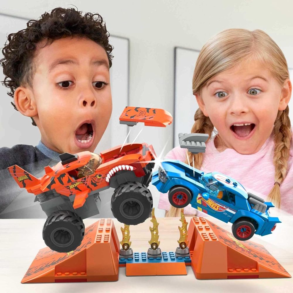 Hot Wheels Tiger Shark Chomp Course — view 3