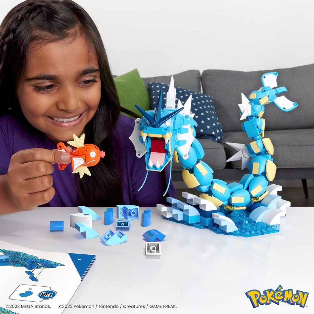 Magikarp Evolution Set with Gyarados, 411 Pieces — view 3